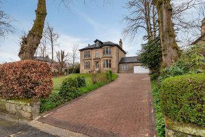 Lynwood, 38 Middlemuir Road,  Lenzie, Kirkintilloch, Glasgow, G66 4NA